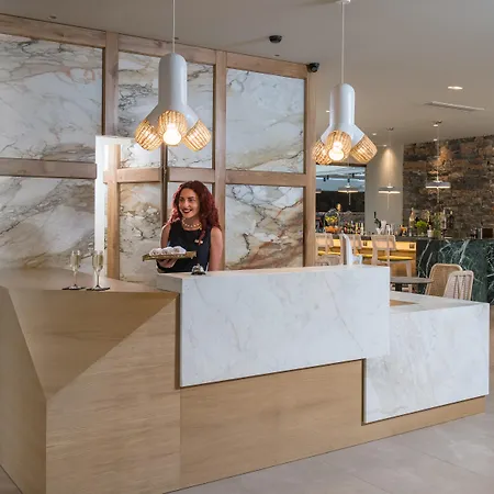 Petousis & Hotel 4*