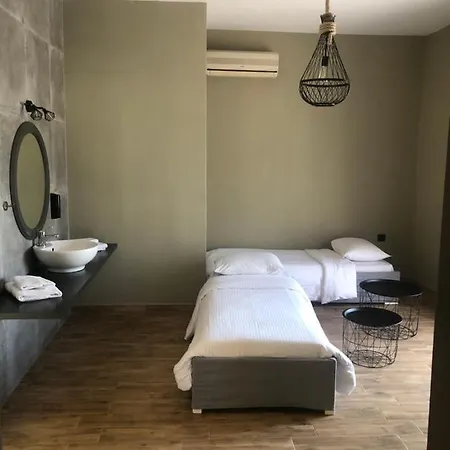 Hotel Petousis & 4*