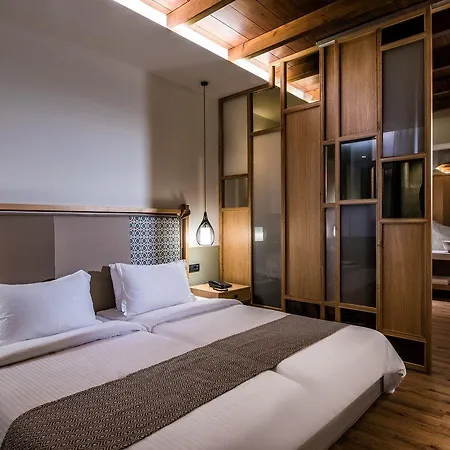 Petousis & Hotel Amoudara (Heraklion)