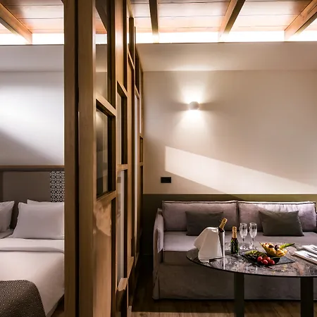 Petousis & Hotel 4*
