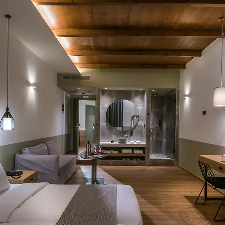 Petousis & Hotel 4*