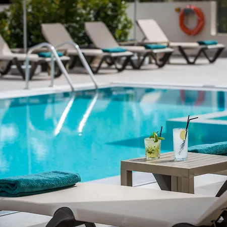 Hotel Petousis & 4*
